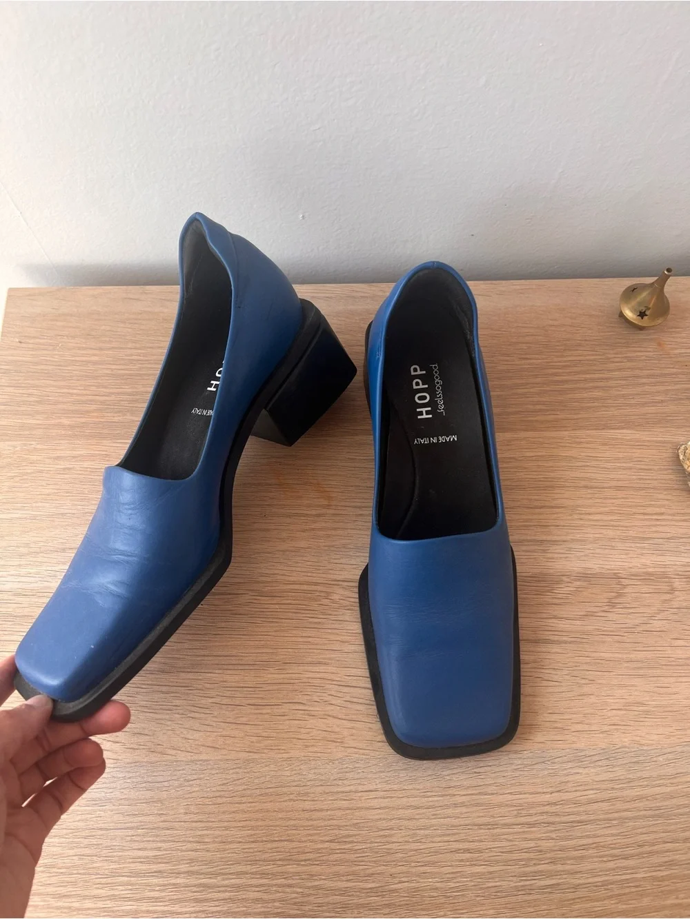 Hopp Studios Blue Square-Toe Leather Pumps